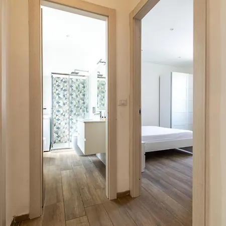 Hostly The Alpi Grand Apartament Perugia
