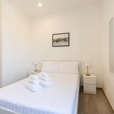 Hostly The Alpi Grand